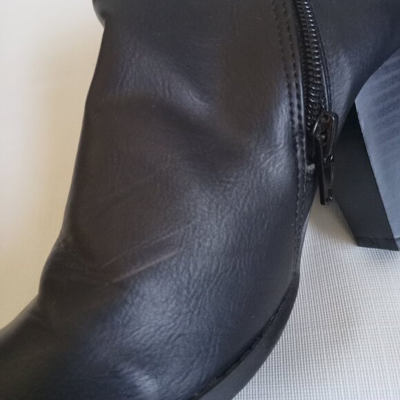 Charlotte Russe Black Faux Leather Chunky Block Heel Ankle Booties Women's 8 - Picture 9 of 12